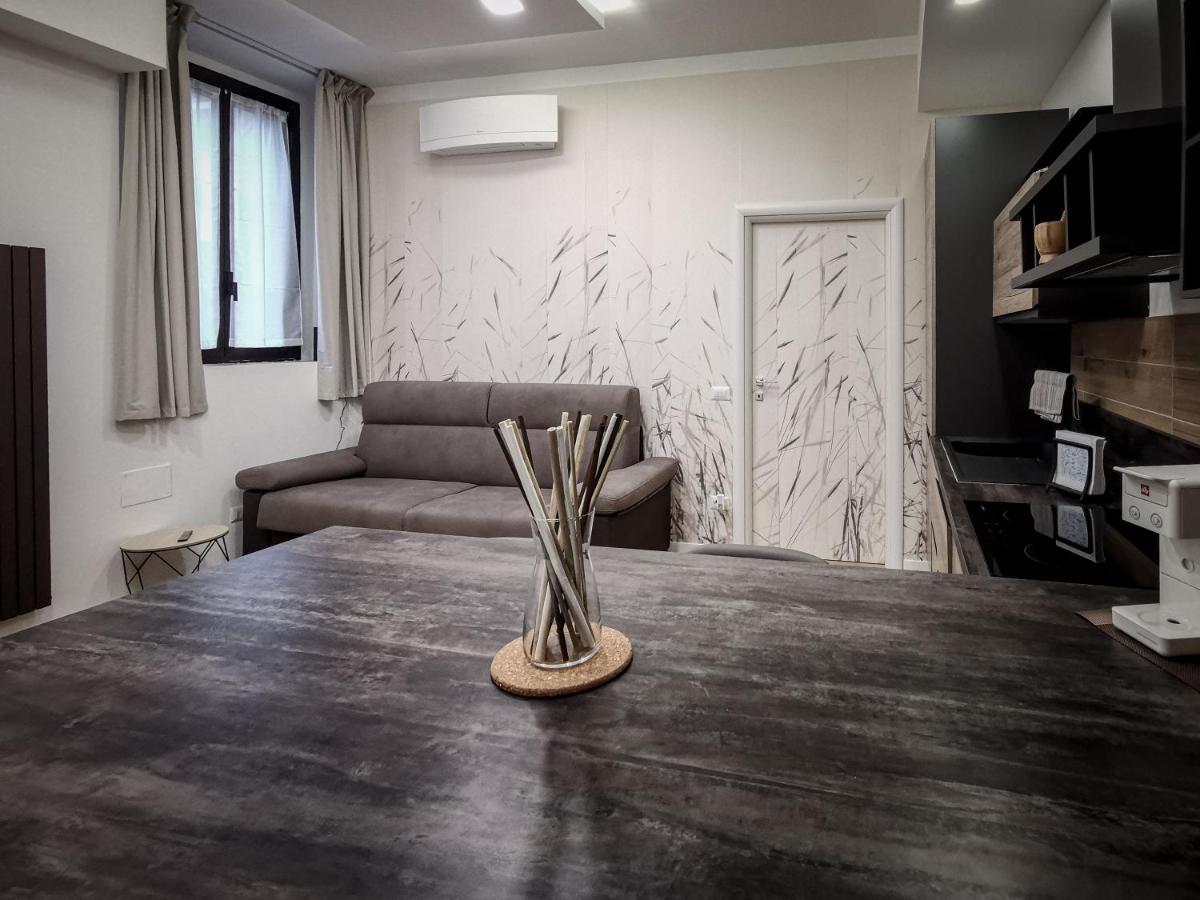 L Arche Comfort & Relax Brown Home Di Via Varesina Milan Exterior photo