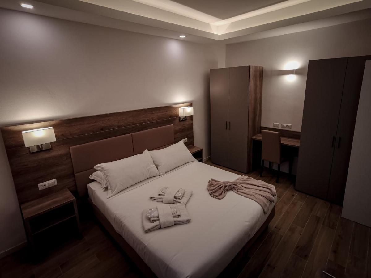 L Arche Comfort & Relax Brown Home Di Via Varesina Milan Exterior photo