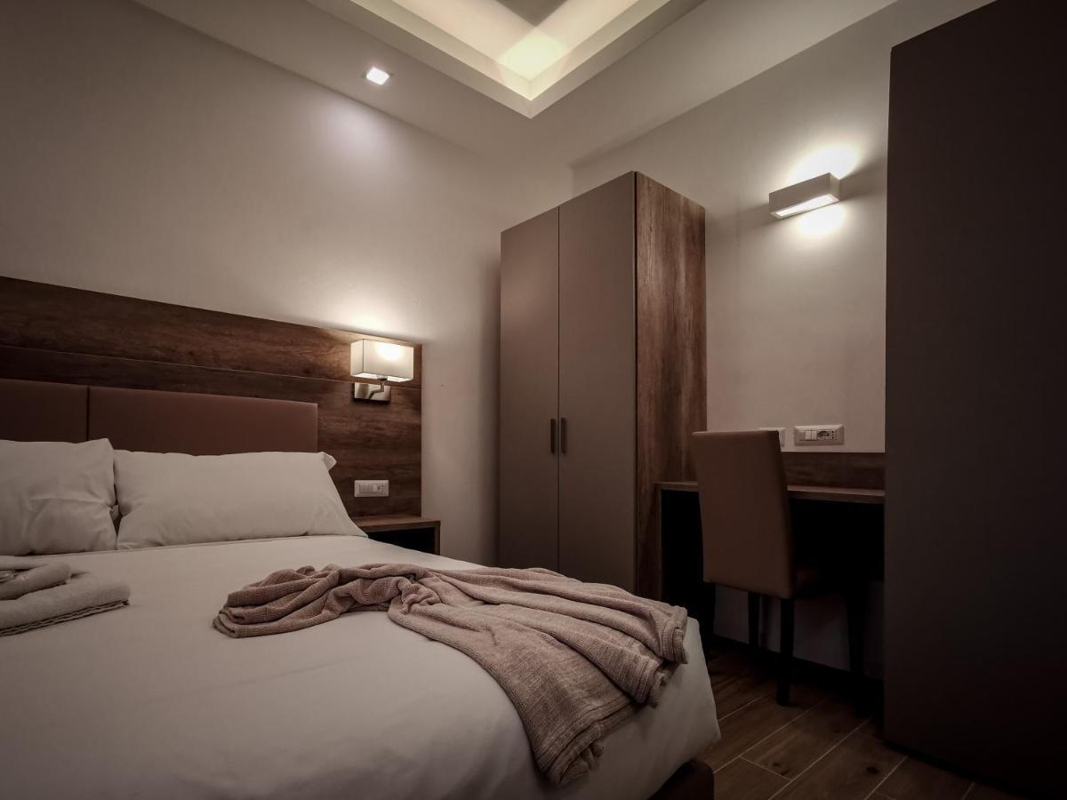 L Arche Comfort & Relax Brown Home Di Via Varesina Milan Exterior photo